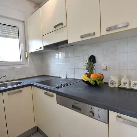 Appartement Leo Pula